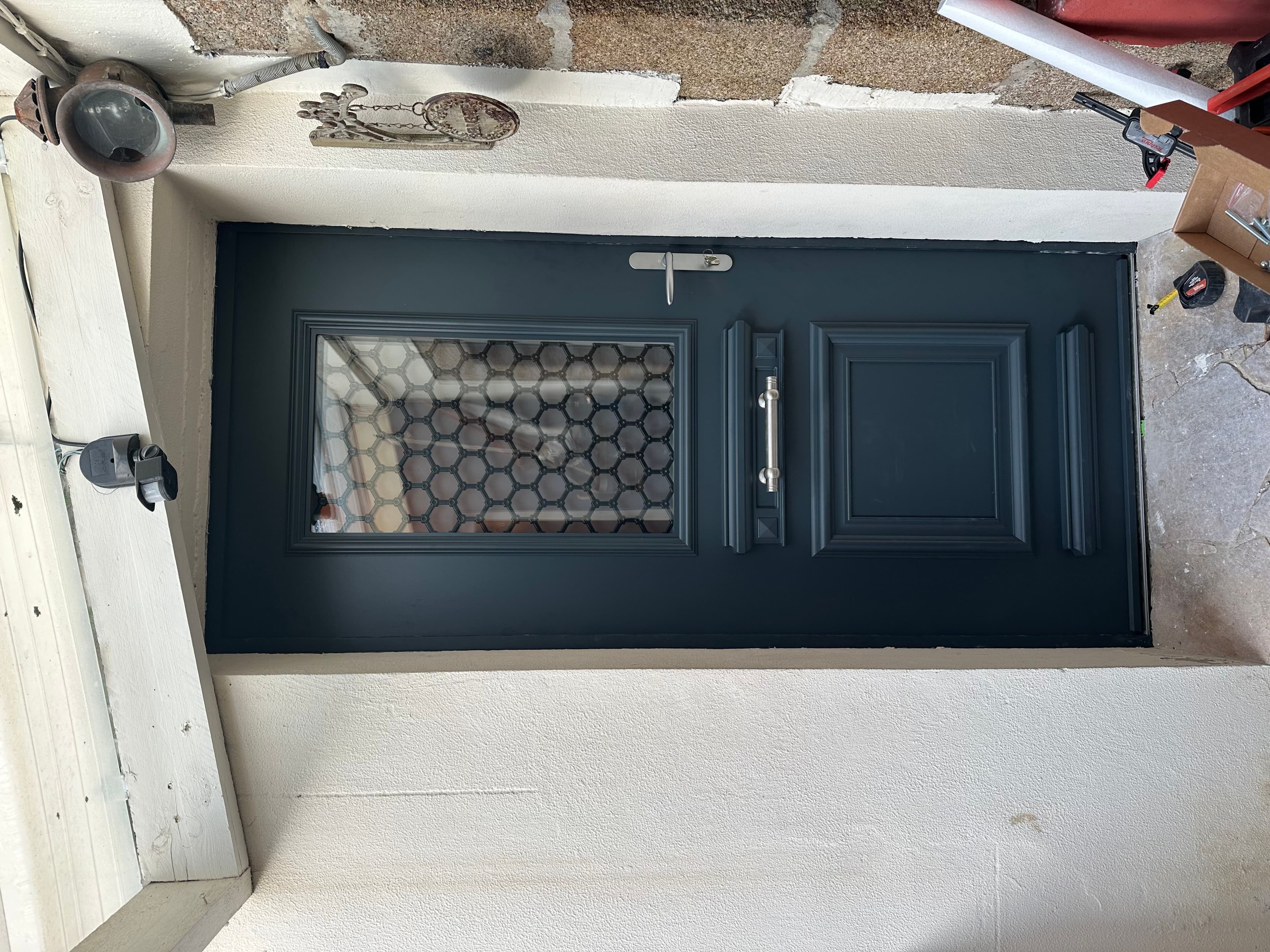 Porte d'entrée à vitrage décoratif